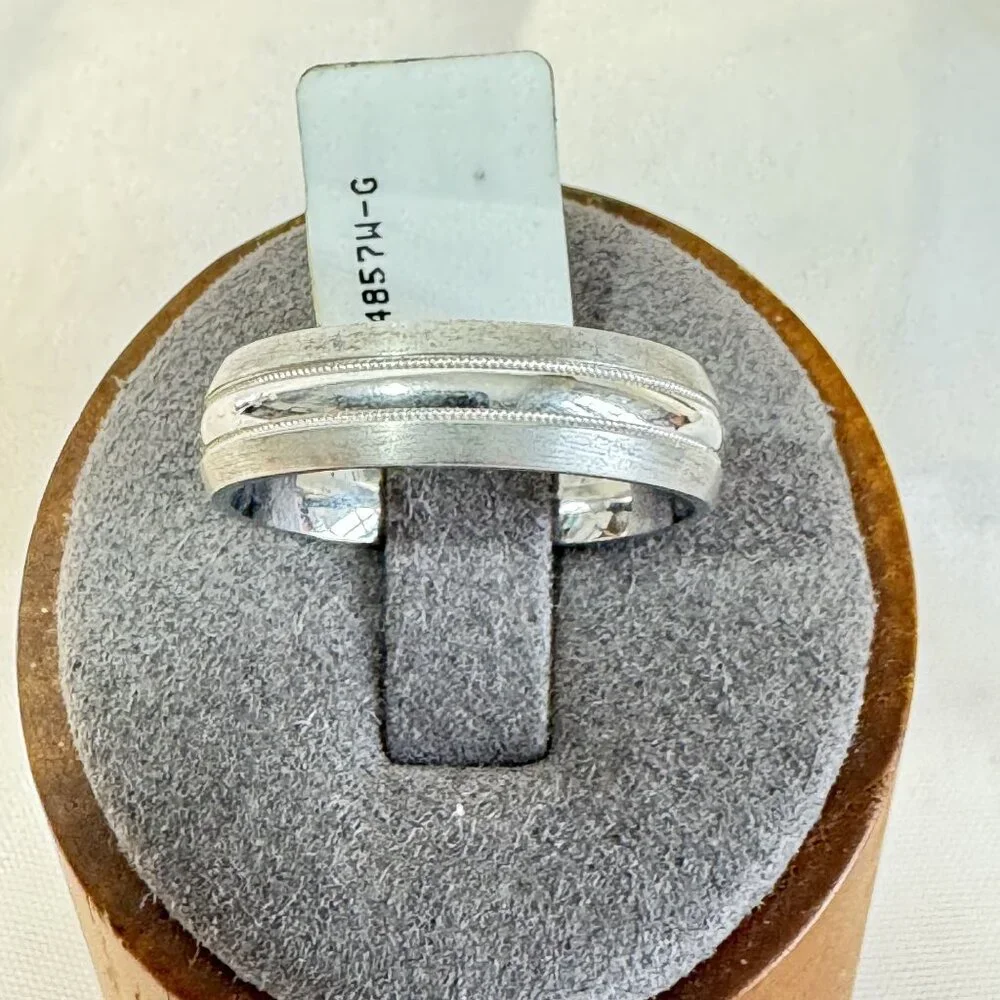 Men's White Alloy Wedding Band Satin Finish 8mm Wide Ring Size 10